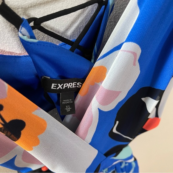 Express Size XS floral blue/pink cutout lace back maxi dress NWOT - Picture 6 of 9